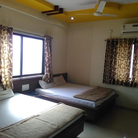 Hotel Sri Sai Sannidhi Shirdi Exterior foto