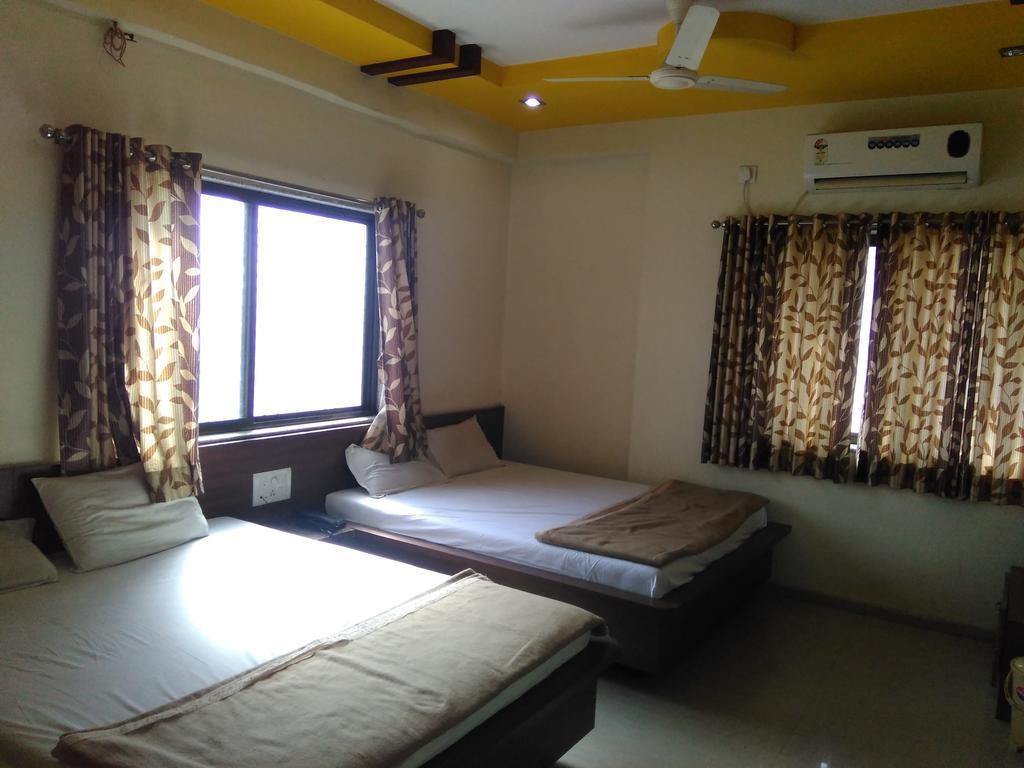 Hotel Sri Sai Sannidhi Shirdi Exterior foto